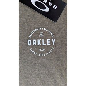 Oakley Since 1975 Logo Graphic Tee Shirt T-Shirt Brand New With Tags Large